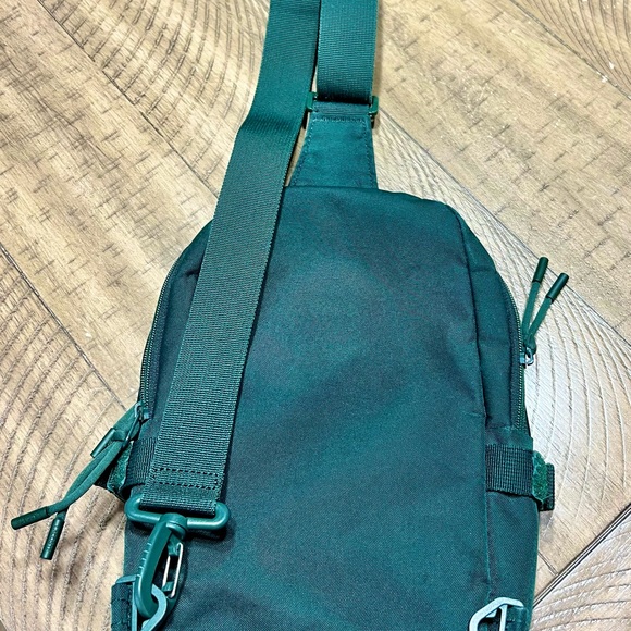 Lacoste body bag - Picture 3 of 6